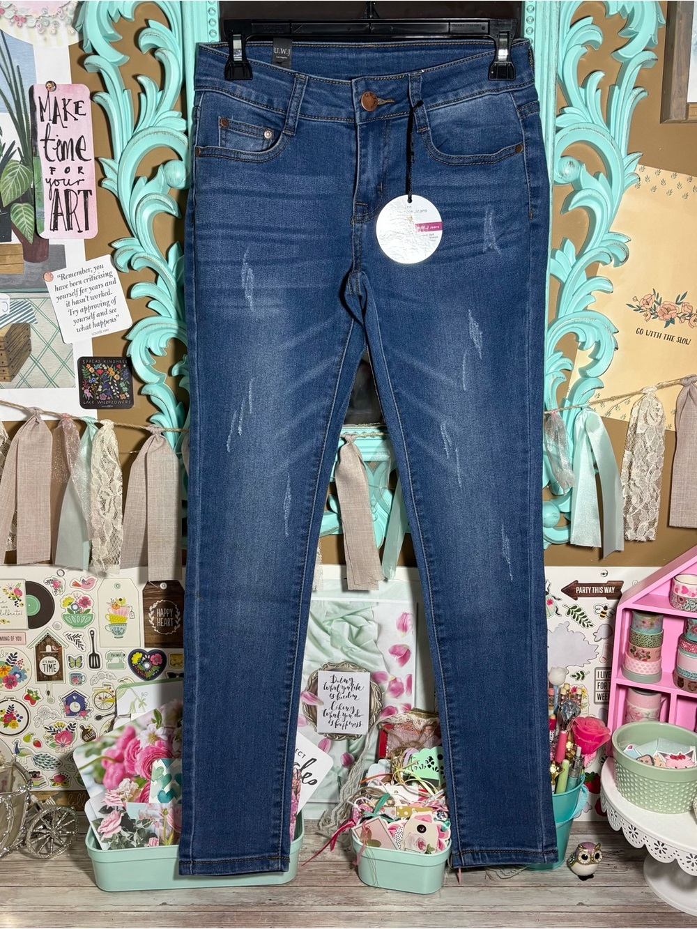 NWT Distressed U.W.J Medium Wash Denim The Convertible Jeans Women’s Size 1/2